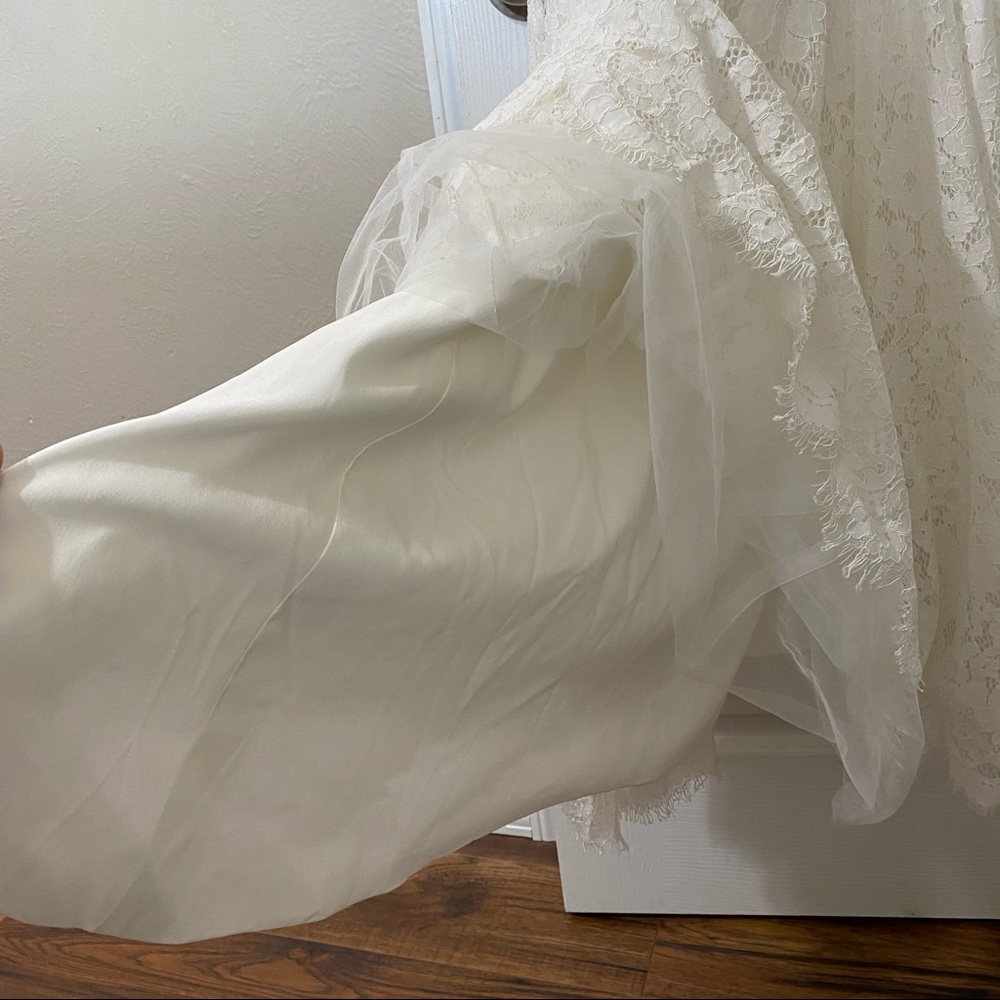 Wedding dress wedding gown lace detail long train - Picture 17 of 17